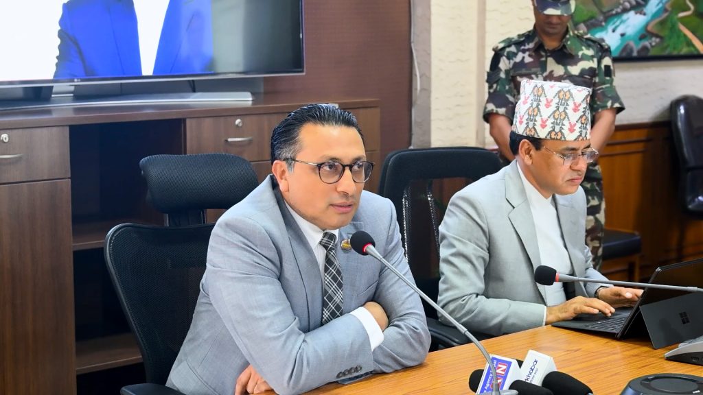 सूचना प्रविधि क्षेत्रमा काम गर्ने उद्यमीहरूलाई निर्धक्क भएर लगानी बढाउनुहोस्, सरकार साथमा छ : अर्थमन्त्री वाग्ले