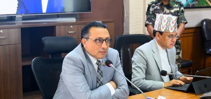 सूचना प्रविधि क्षेत्रमा काम गर्ने उद्यमीहरूलाई निर्धक्क भएर लगानी बढाउनुहोस्, सरकार साथमा छ : अर्थमन्त्री वाग्ले