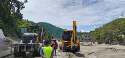 काठमाडौँ-मुग्लिन सडक सञ्चालन, अलपत्र सवारी गन्तव्यतर्फ पठाइँदै