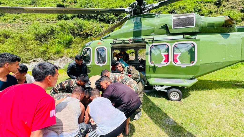 रसुवामा बाढीपछि उद्धार तीव्र, १५ हेलिकप्टर परिचालन