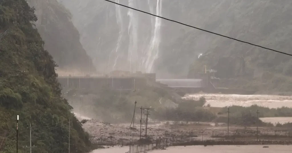 भोटेकोशीको बाढीपछि बाजुराका १३ जना सम्पर्कविहीन