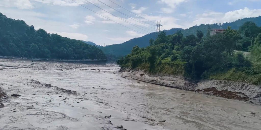 सुदूरपश्चिम विश्वविद्यालयद्वारा प्रधानमन्त्री दैवी प्रकोप उद्धार कोषमा रकम जम्मा गर्ने निर्णय