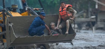 भोटेकोशी बाढीः खोज, उद्धारका लागि १५ सय बढी सशस्त्र प्रहरी परिचालन