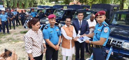 मधेस प्रदेश सरकारले प्रहरीलाई १२ पिकअप हस्तान्तरण