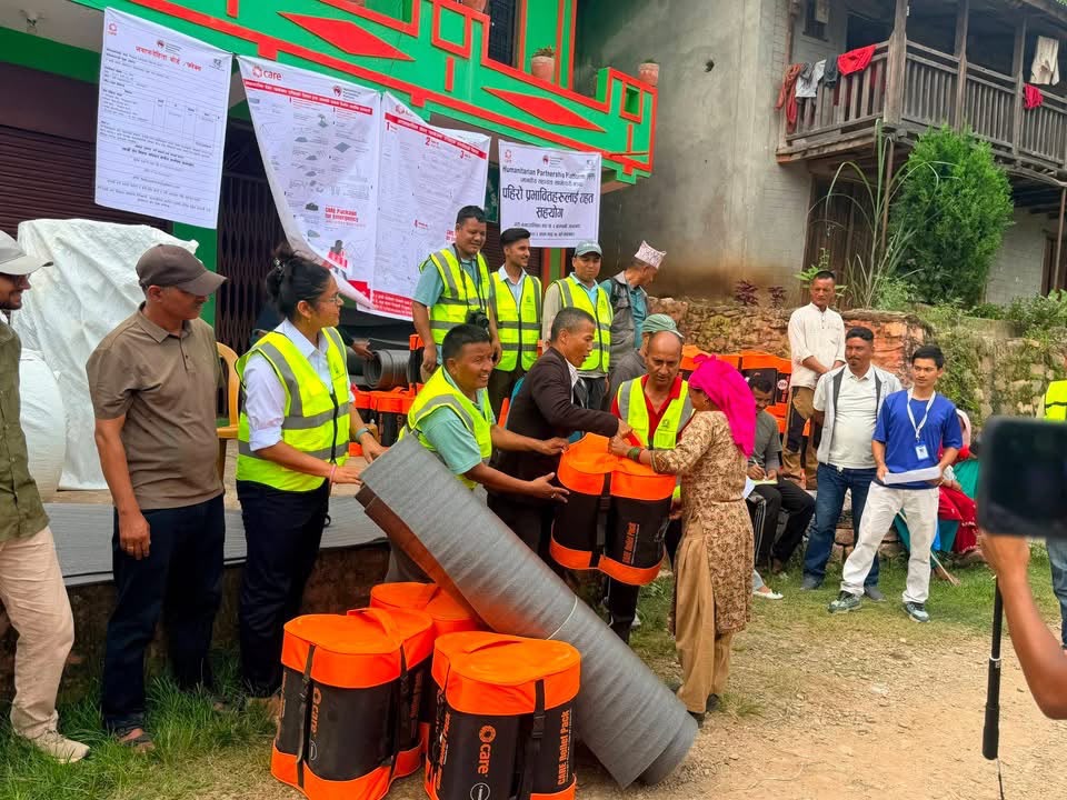 रिसाङका पहिरो प्रभावित ८८ घरधुरीलाई राहत सामग्री वितरण
