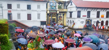 साउनको तेस्रो सोमबार, पशुपतिनाथमा भक्तजनको घुइँचो