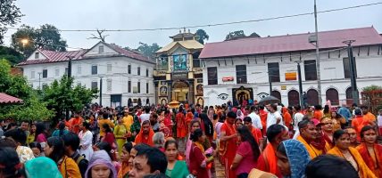 शिवालयमा दर्शनार्थीको घुइँचो