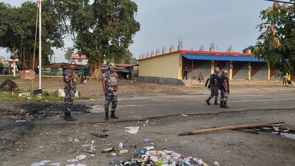 धनुषा र सिरहा कर्फ्युः बिहान ५ः०० देखि १०ः०० बजेसम्म अत्यावश्यक सामग्री खरिद गर्न पाइने