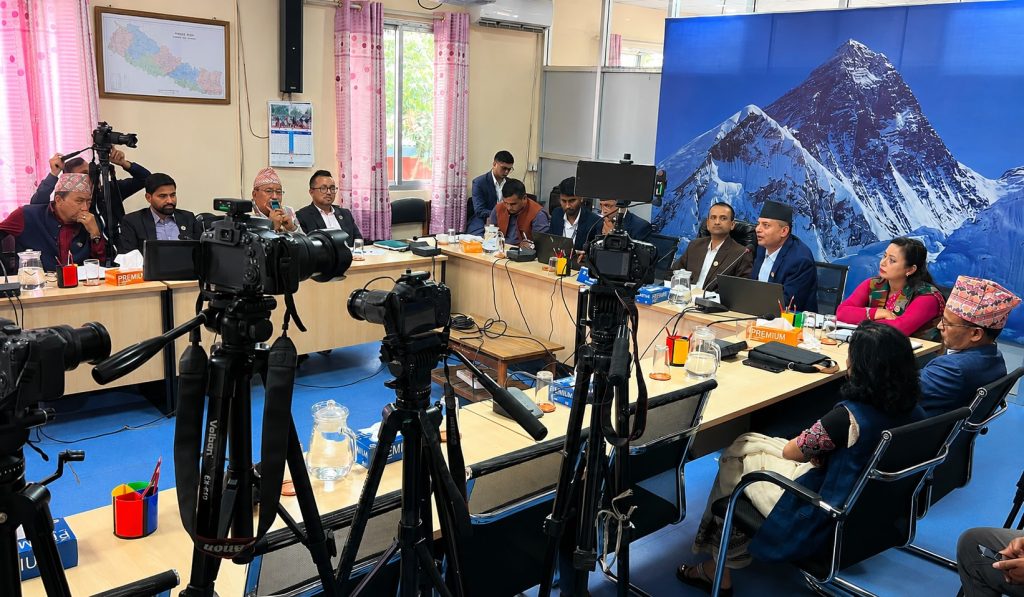 राजनीतिक खिचातानीको मारमा स्थानीय गौरवका आयोजना