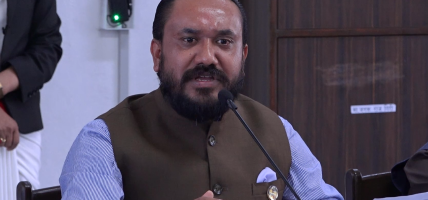 सांसद खगेन्द्र सुनारका शृङ्खलाबद्ध विवादित अभिव्यक्तिः घट्दैछ पदीय मर्यादा