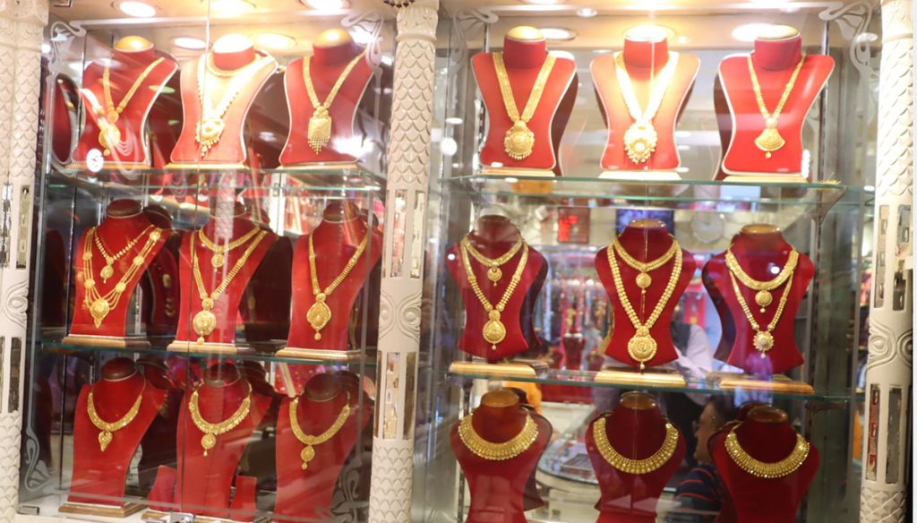 सुनचाँदीको मूल्यमा सामान्य उतार चढाव