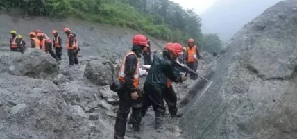 भोटेकोशी बाढीः त्रिशूली–३ आयोजनाको सुरुङको प्रवेशद्वार खोज्दै विशेषज्ञ टोली