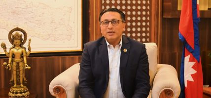 प्रवासी नेपालीलाई नेपालमा लगानी गर्न अर्थमन्त्रीको आग्रह