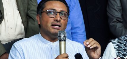 आफ्नै आम्दानीबाट देश बनाउने बजेट ल्याएका छौँ : अर्थमन्त्री वाग्ले