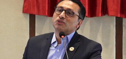 प्रभावित क्षेत्रमा पुनर्निर्माणको महाअभियान चलाउँछौँः अर्थमन्त्री वाग्ले