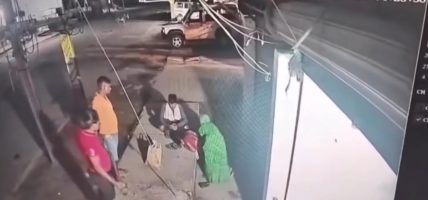 आर्थिक अभावमा सडकमा बच्चा जन्माउनु परेको अवस्थाबारे सरकारको ध्यानाकर्षण