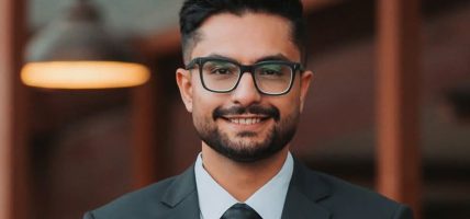 विद्यार्थी, शिक्षक तथा अभिभावको सुझावका आधारमा पाठ्यक्रम परिमार्जन गर्छौंः शिक्षामन्त्री पोखरेल