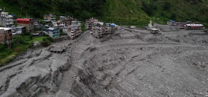 बाढीपीडितलाइ आर्थिक सहयोग जुटाउने क्रम जारी