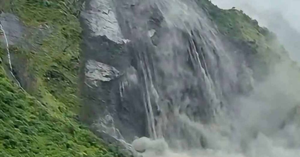 चौलानी नदी आंशिक थुनिएपछि सतर्क रहन मुख्यमन्त्री भट्टको आग्रह