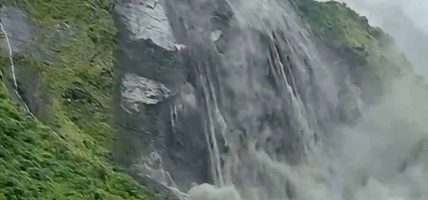 चौलानी नदी आंशिक थुनिएपछि सतर्क रहन मुख्यमन्त्री भट्टको आग्रह