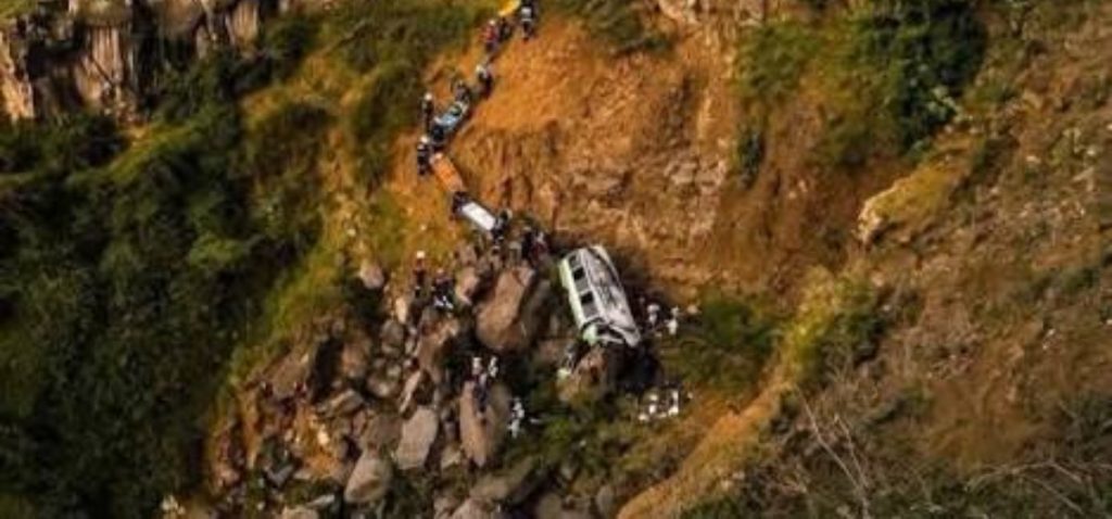 काबो भर्डेमा बस दुर्घटना हुँदा २१ जनाको मृत्यु