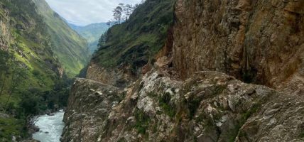 कर्णाली करिडोर : छारेभिरको पहिरो पन्छाउन सकस