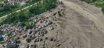बाढी प्रभावित प्रहरीका सन्नतिलाई निःशुल्क स्नातकोत्तर तहसम्मको शिक्षा
