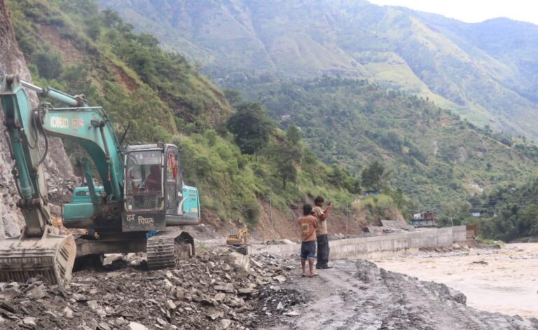 बिपी राजमार्ग : पुनर्निर्माणसँगै बाढी–पहिरोको चुनौती कायमै