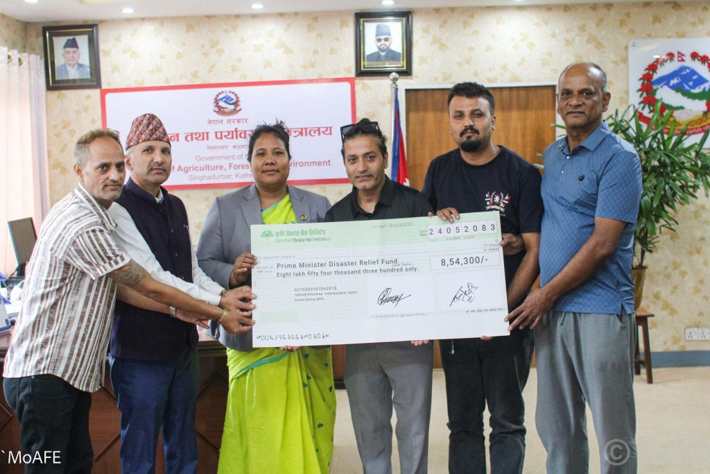 कालीमाटी फलफूल बजारका व्यवसायीद्वारा सहयोग