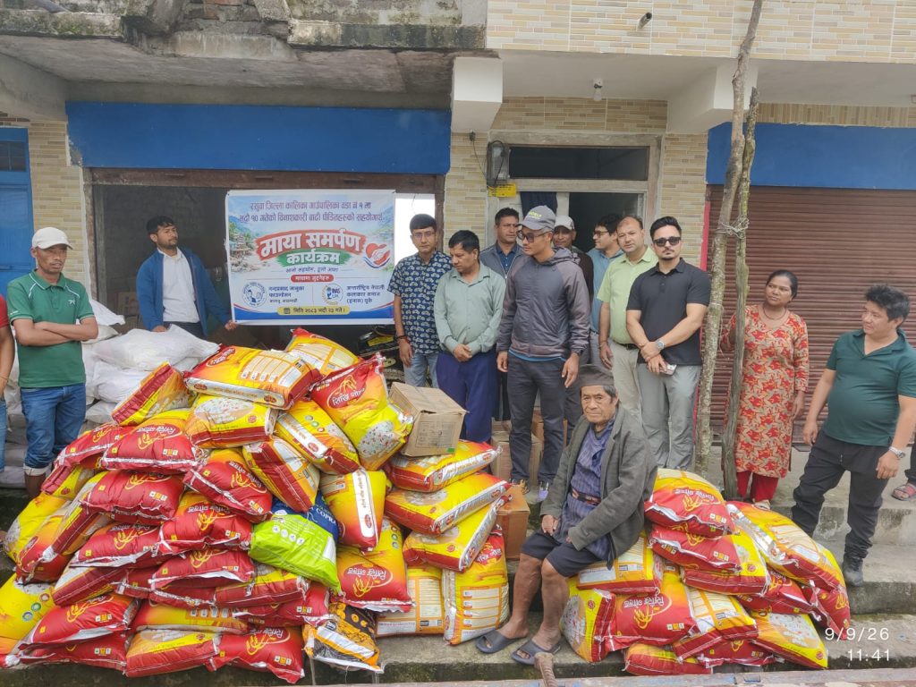 नन्दप्रसाद जानुका फाउन्डेसन र इनास युकेद्वारा बाढी पीडितलाई सहयोग