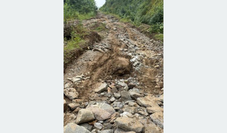 निर्माण ढिलाइले अलपत्र बन्दै लमजुङको निर्वाचन क्षेत्र रणनीतिक सडक