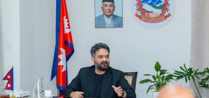 प्रधानमन्त्री र प्रमुख प्रतिपक्षी दलका नेताको भेट