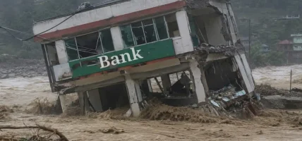 बाढीका कारण बैंकका १७ वटा शाखा प्रभावित, ७२.४ करोडको क्षति