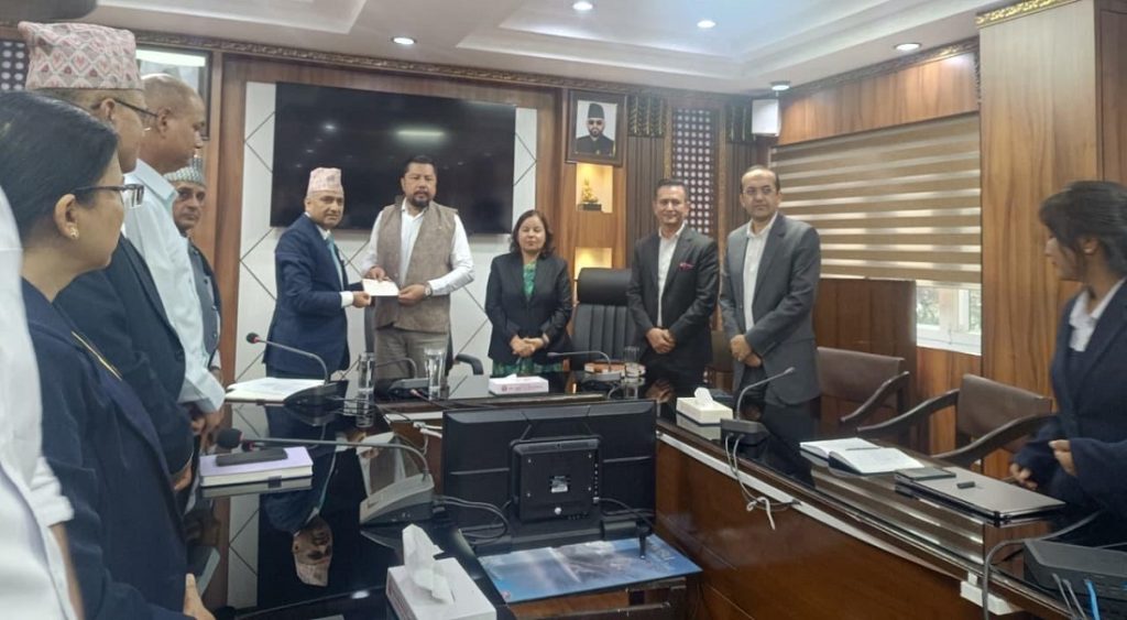 विद्युत् नियमन आयोगद्वारा उद्धार कोषमा एक करोड सहयोग