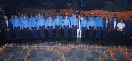 इन्टरपोल दिवसः बाढीमा दिवङ्गत भएकाको सम्झनामा दीप प्रज्वलन