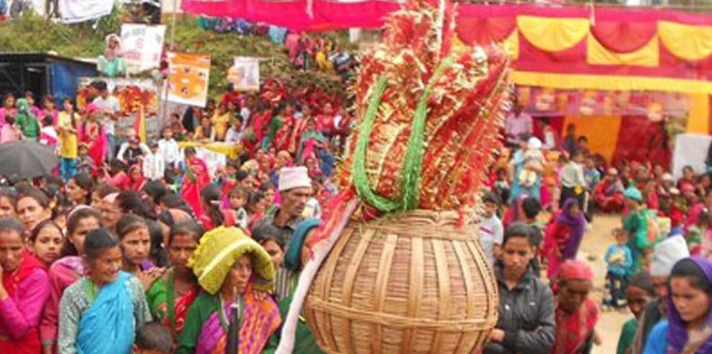 सुदूरपश्चिममा गौरा पर्व सुरु : घरघरमा बिरुडा राखी मनाइँदै
