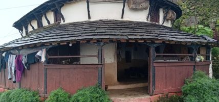 आधुनिकताका बीचमा नेपाली मौलिक ‘घुमाउने घर’ हराउँदै