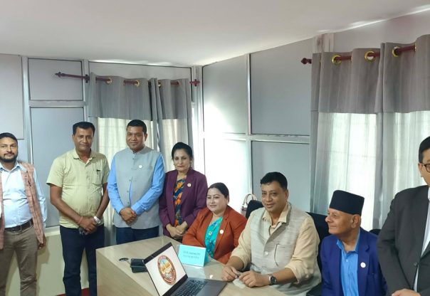 नागरिकका गुनासाे सुन्न बागमतीमा ‘हेलो सिएम’ सेवा