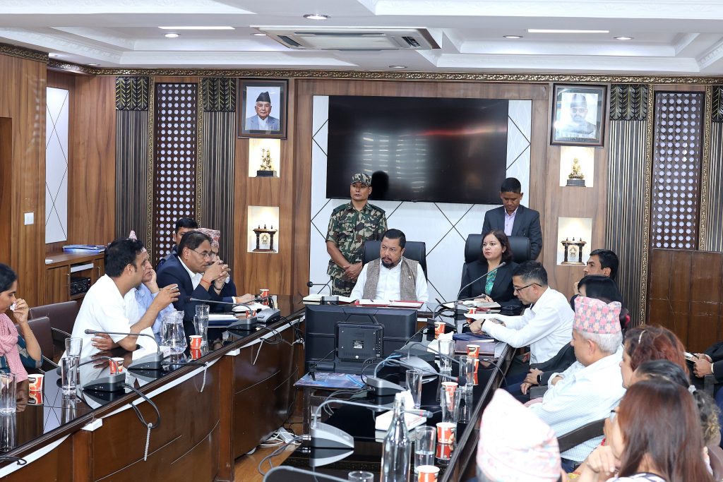 चिलिमेमा सम्पर्कविहीनको खोजी अन्तिम सम्भावनासम्म जारी राख्छौँ : मन्त्री श्रेष्ठ