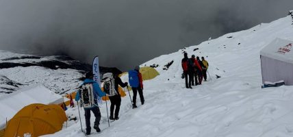 हिमपातका कारण मनास्लु आरोहण नगरी फर्किए केही आरोही