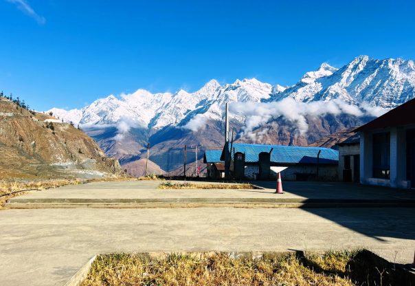 जुफालबाट देखिने मुकुटेश्वरी हिमाल जुफालबाट देखिने मुकुटेश्वरी हिमाल