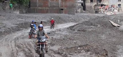ढुङ्गेमा यातायात सञ्चालन