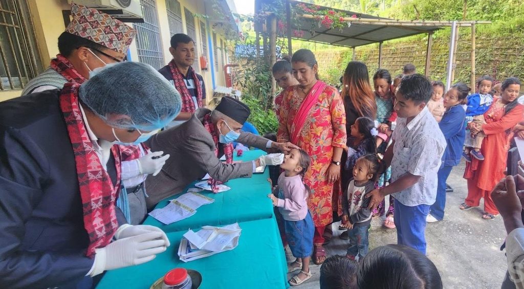 स्वर्णबिन्दु प्राशनमा २०७ बालबालिका सहभागी