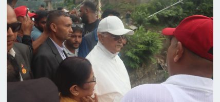 एमाले अध्यक्ष ओली बाढी प्रभावित क्षेत्रमा