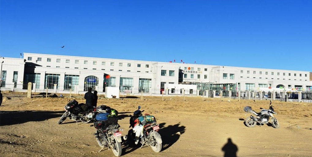 रसुवा बाढीपछि कोरला नाकाबाट चिनियाँ सामान ढुवानी हुँदै