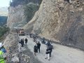 ठूला ढुङ्गा पन्छाएर तुइलखोलाको पहिरोमा ‘नेलिङ’ गरिँदै ठूला ढुङ्गा पन्छाएर तुइलखोलाको पहिरोमा ‘नेलिङ’ गरिँदै