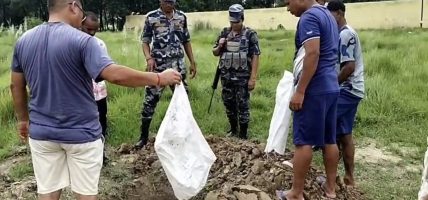सीमाबाट भित्रिँदै थिए २०० कुखुराका चल्ला, भारतीय मोटरसाइकलसहित बरामद