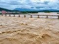 जलसतहले रेकर्ड ब्रेक गरेपछि नारायणी पुलमा गाडी चलाउन प्रतिबन्ध जलसतहले रेकर्ड ब्रेक गरेपछि नारायणी पुलमा गाडी चलाउन प्रतिबन्ध