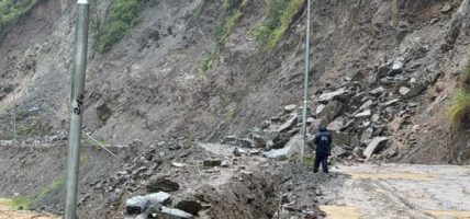 अविरल वर्षाले देशभरका राजमार्ग प्रभावित, दर्जनौँ सडकखण्ड अवरुद्ध