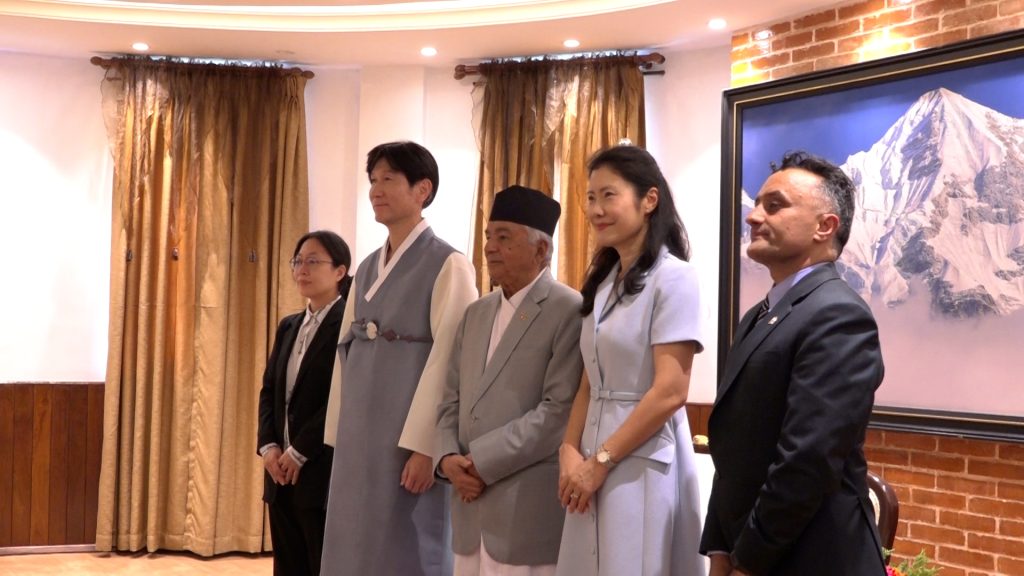 पाँच देशका नवनियुक्त राजदूतद्वारा राष्ट्रपतिसमक्ष ओहोदाको प्रमाणपत्र पेस